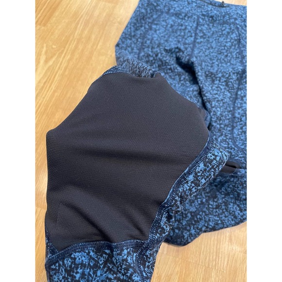 Lululemon Peace Revival Crop - Picture 6 of 7